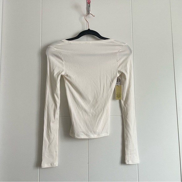 Aritzia Wilfred Manhattan Longsleeve - Picture 6 of 6